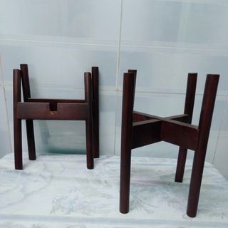KỆ GỖ ĐỂ CHẬU HOA CHÂN TRÒN, MÀU NÂU