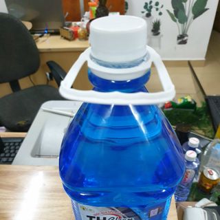 Nước rửa kính ô tô TH Clean can 2,5lit