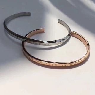 Vòng tay cuff d.w titan không gỉ