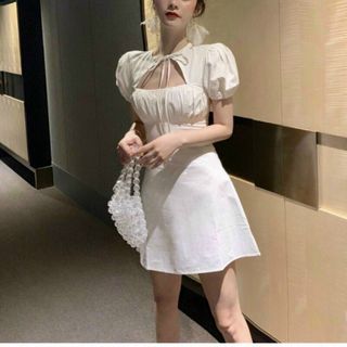 ĐẦM ĐŨI TAY PHỒNG NHÚN NGỰC ( có mút )