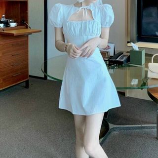 ĐẦM ĐŨI TAY PHỒNG NHÚN NGỰC ( có mút )