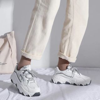 GIÀY SNEAKER AD0034 TRẮNG