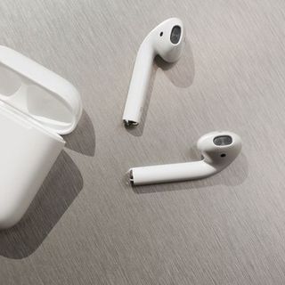 Tai nghe bluetooth AirPods 2 Rep 1:1 Check Setting Định Vị Icloud Sạc Không Dây Qi