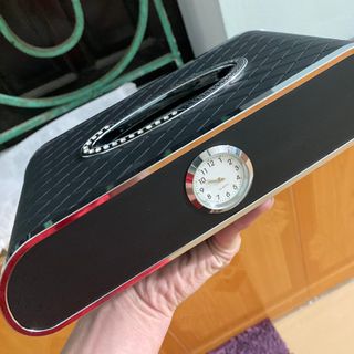 Hộp để giấy trên ô tô
