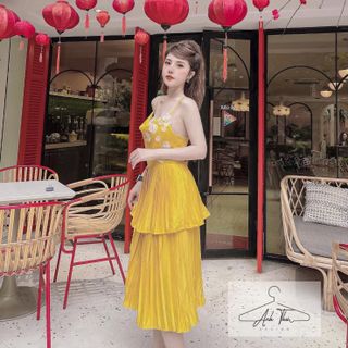 Đầm lụa 2 dây cổ đổ đính hoa cườm