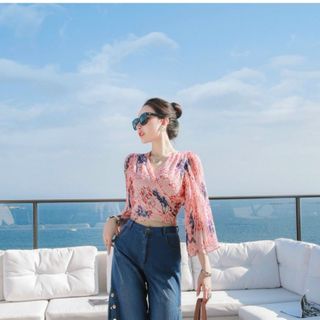 Sét bộ áo họa tiết trẻ trung xinh.
