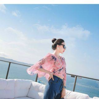 Sét bộ áo họa tiết trẻ trung xinh.