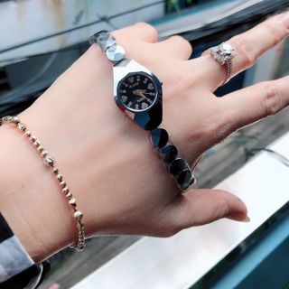 [ ] Đồng hồ nữ Da đô đá