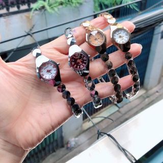 [ ] Đồng hồ nữ Da đô đá
