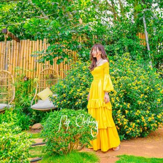 Váy maxi tầng trễ vai