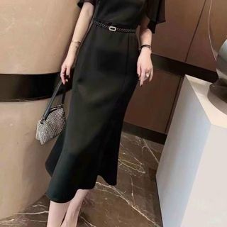 Đầm TK kèm nịt siêu đẹp.