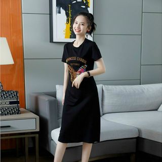 Đầm DR đính đá siêu đẹp.