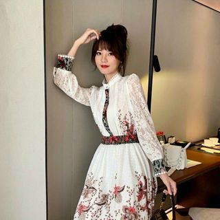 Đầm họa tiết lụa cao cấp.