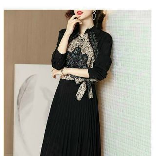 Đầm lụa họa tiết trẻ trung xinh xắn.
