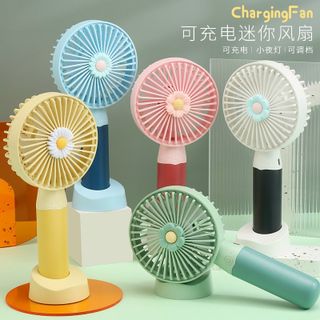 Quạt cầm tay hoa cúc