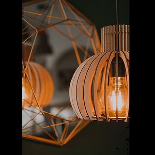 Đèn gỗ thả trần gia công trang trí nhà và decor quán cafe bền đẹp, độc, lạ hiện đại 2021