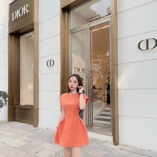 Đầm màu kiểu chiết ly eo