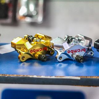 Heo dầu Brembo CNC