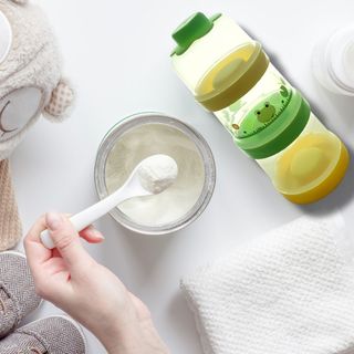 Hộp Chia Sữa 3 Tầng Tách