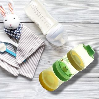 Hộp Chia Sữa 3 Tầng Tách