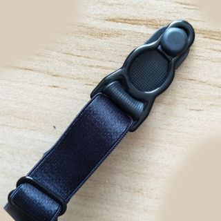 Đai kẹp giữ áo sơ mi không nhăn khi đóng thùng