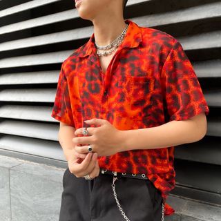 Sơ mi Họa Tiết Báo đỏ