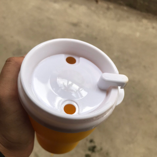 Ly có nắp