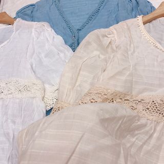 Áo kiểu cổ tim phối ren