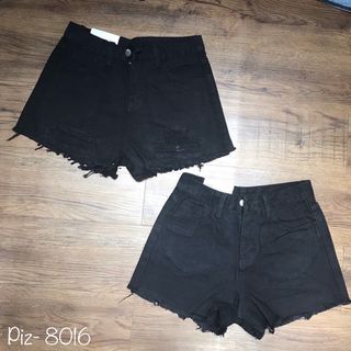 Quần short jean đen và trắng