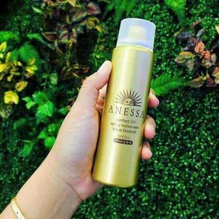Xịt Chống Nắng Bảo Vệ Hoàn Hảo Perfect UV Spray Sunscreen Aqua Booster SPF 50+ Anessa