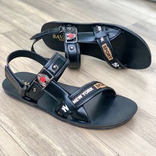 Dép da đế cao su chống trơn trượt