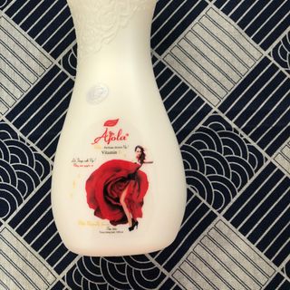 Sữa tắm Ajola Hoa Hồng Vitamin E 1200ml (Chai)