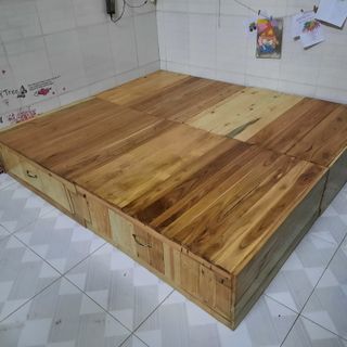 Giường pallet gỗ thông