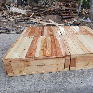 Giường pallet gỗ thông
