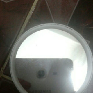 Gương trang điểm mini