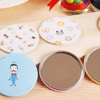 Gương trang điểm mini