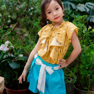 Bộ bé gái áo và quần sooc xanh có đai ren - BSK04