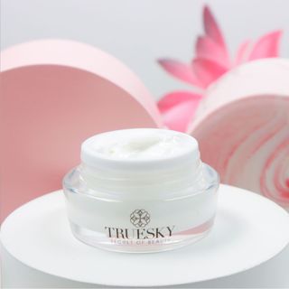 Kem dưỡng trắng da mặt Truesky chiết xuất ngọc trai hồng y 10g