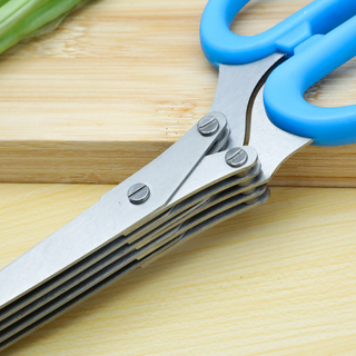 Kéo cắt hành 5 lưởi tiện dụng