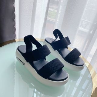 Giày sandal nữ đế xuồng