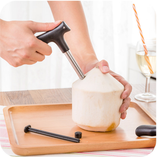 Dụng cụ đục lỗ trái dừa