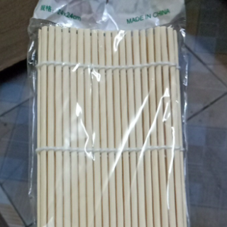 Mành tre cuộn sushi