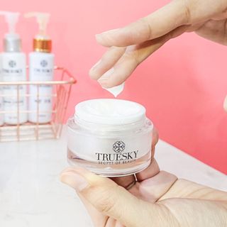 Kem dưỡng trắng da mặt Truesky chiết xuất ngọc trai hồng y 10g