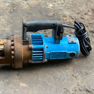 Máy cắt thuỷ lực 25mm