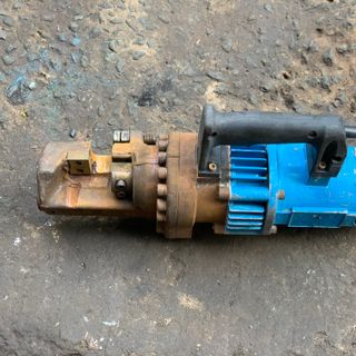 Máy cắt thuỷ lực 25mm