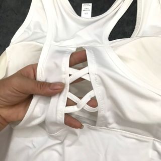 ÁO THỂ THAO NỮ BA LỖ CÓ MÚT