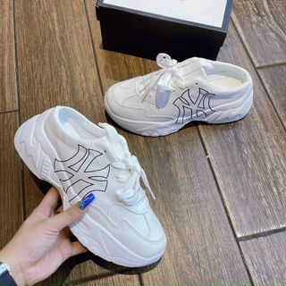 Giày Sục NY xinh.