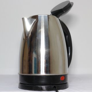 Bình đun siêu tốc Electric Kettle SM-05 , dung tích 1L8 , phù hợp sử dụng cho gia đình , chế độ đun sôi nhanh , tiết kiệm điện , dể vệ sinh