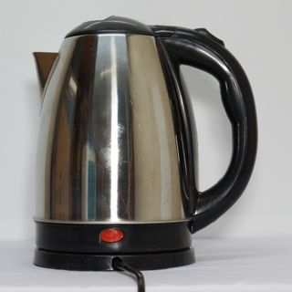 Bình đun siêu tốc Electric Kettle SM-05 , dung tích 1L8 , phù hợp sử dụng cho gia đình , chế độ đun sôi nhanh , tiết kiệm điện , dể vệ sinh