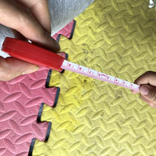 Cuộn thước dây mini có nút bấm dài 1.5m